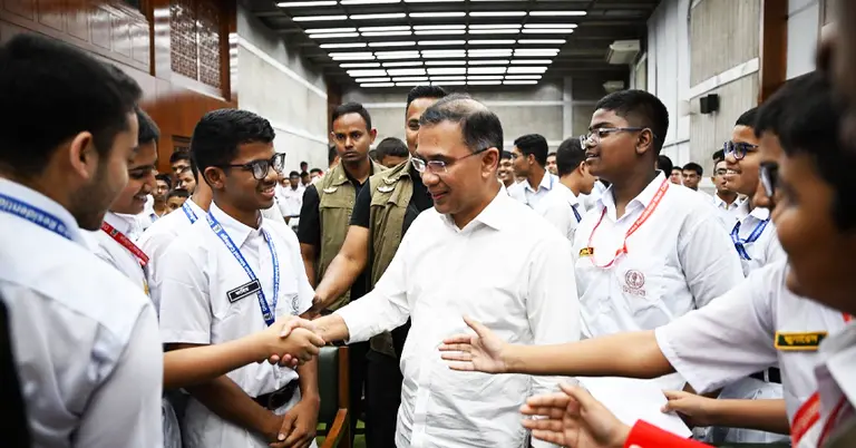 সংসদ ভবনে তারেক রহমানের সঙ্গে প্রধানমন্ত্রী